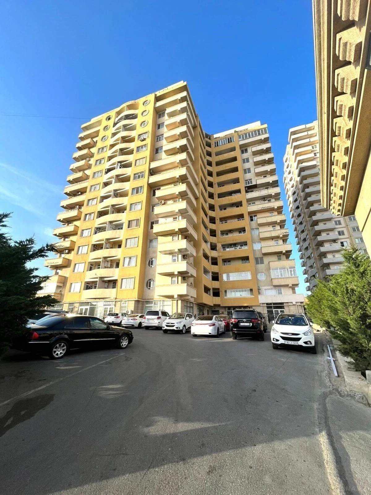 Satılır 2 otaqlı mənzil 110 m²