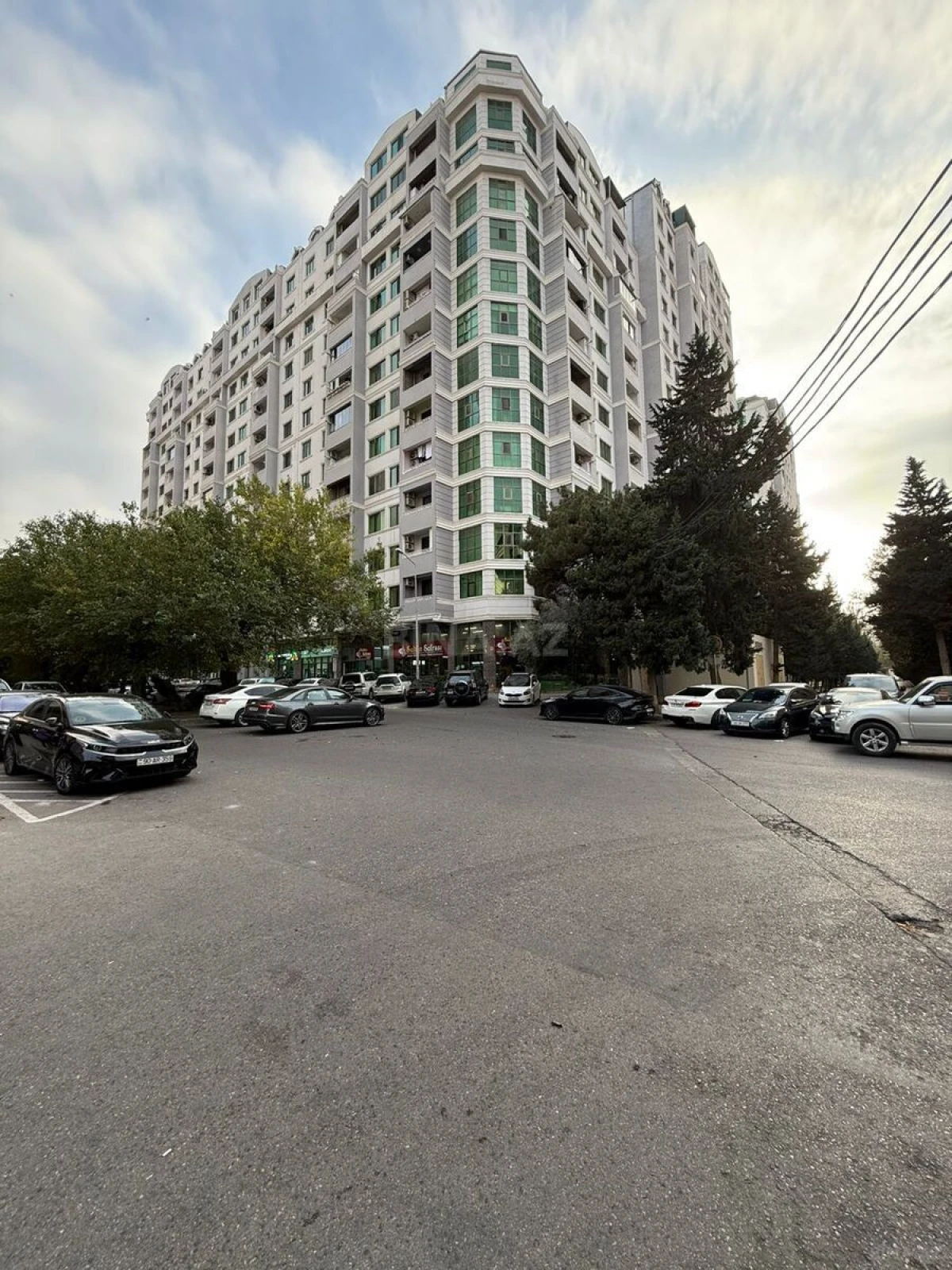 Satılır 2 otaqlı mənzil 87 m²