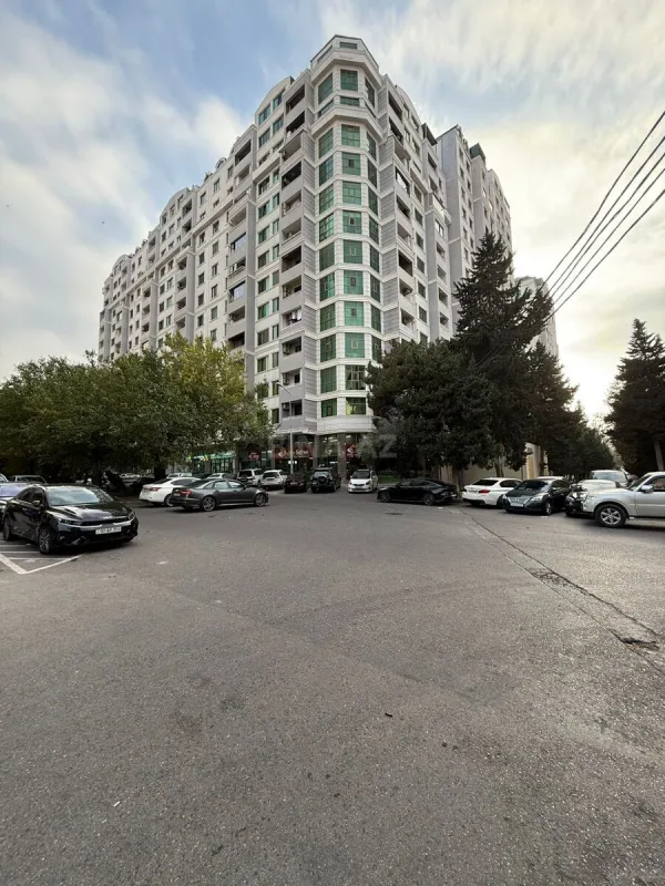 Satılır 2 otaqlı mənzil 87 m²