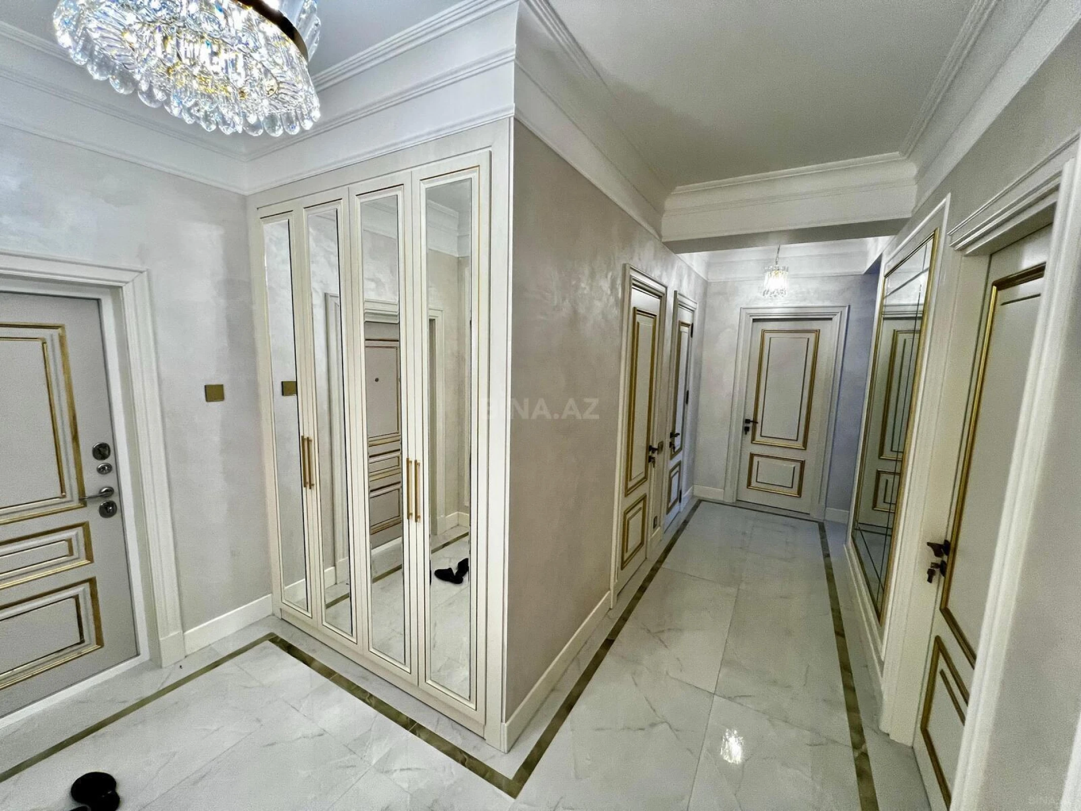 Satılır 3 otaqlı mənzil 120 m²
