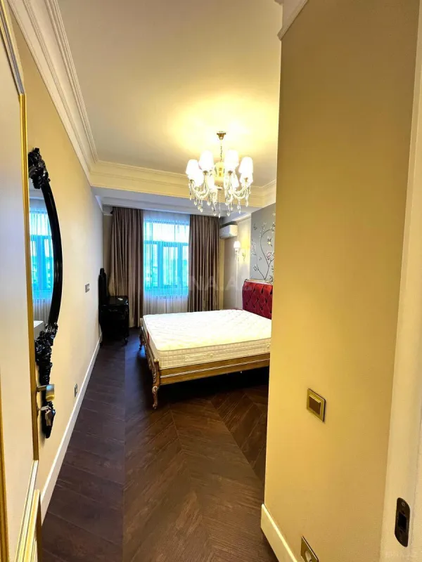 Satılır 3 otaqlı mənzil 120 m²