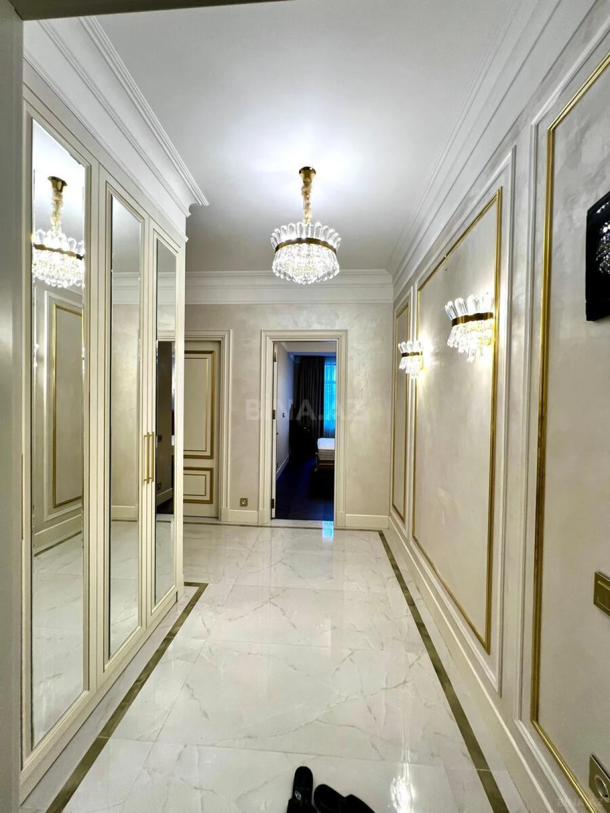 Satılır 3 otaqlı mənzil 120 m²