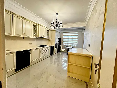 Satılır 3 otaqlı mənzil 120 m²