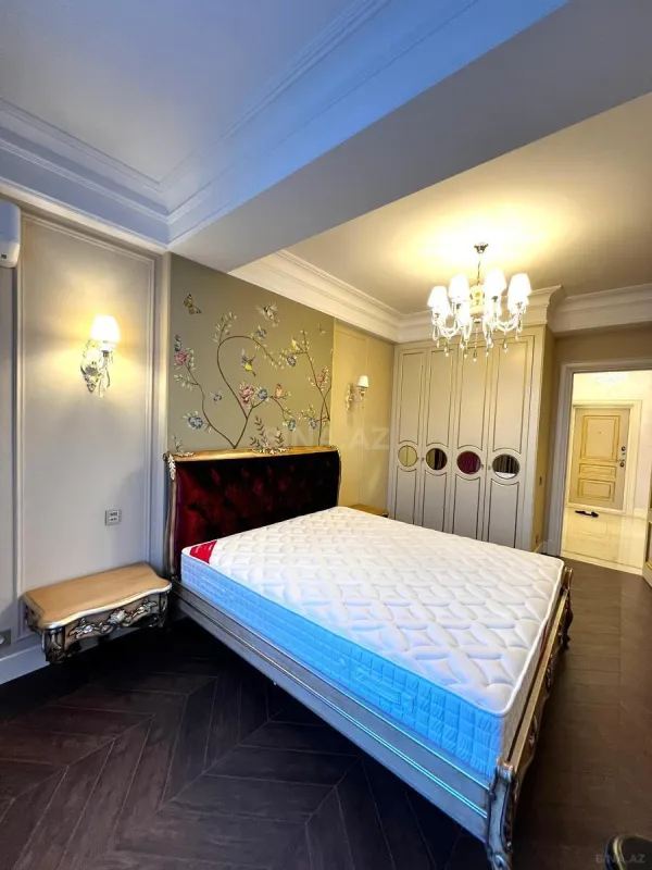 Satılır 3 otaqlı mənzil 120 m²