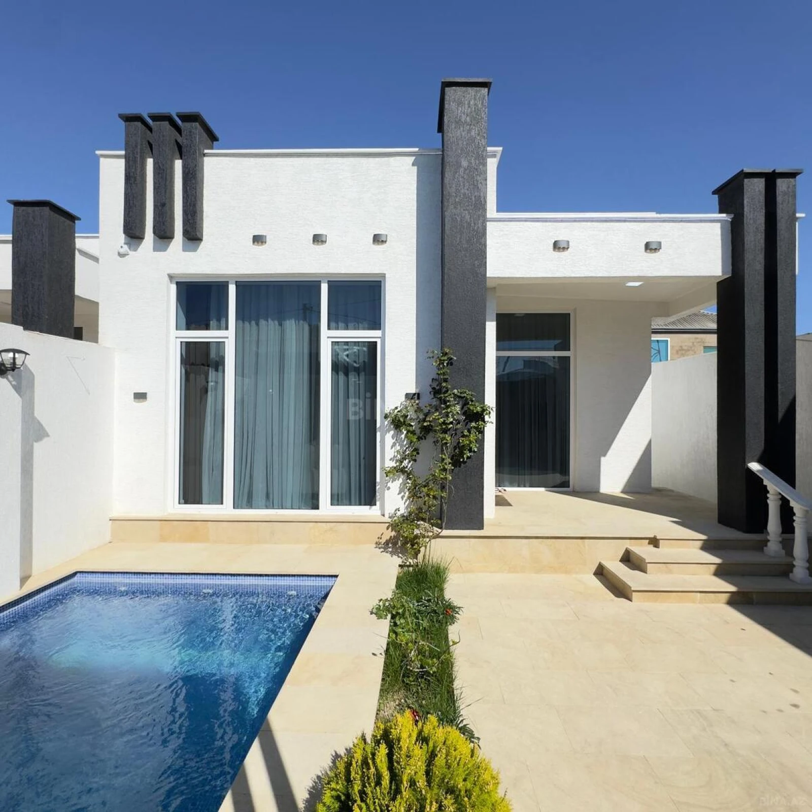 Satılır 3 otaqlı həyət evi 140 m²