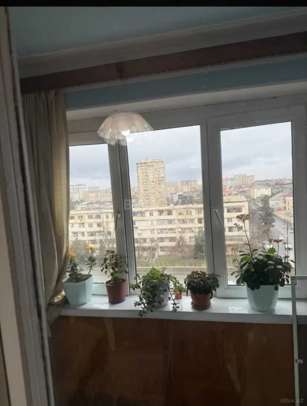 Satılır 4 otaqlı mənzil 105 m²
