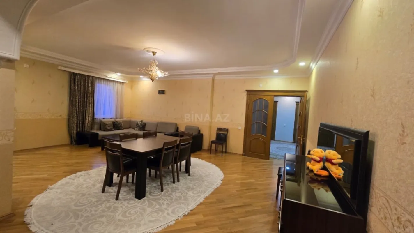 Satılır 3 otaqlı mənzil 150 m²
