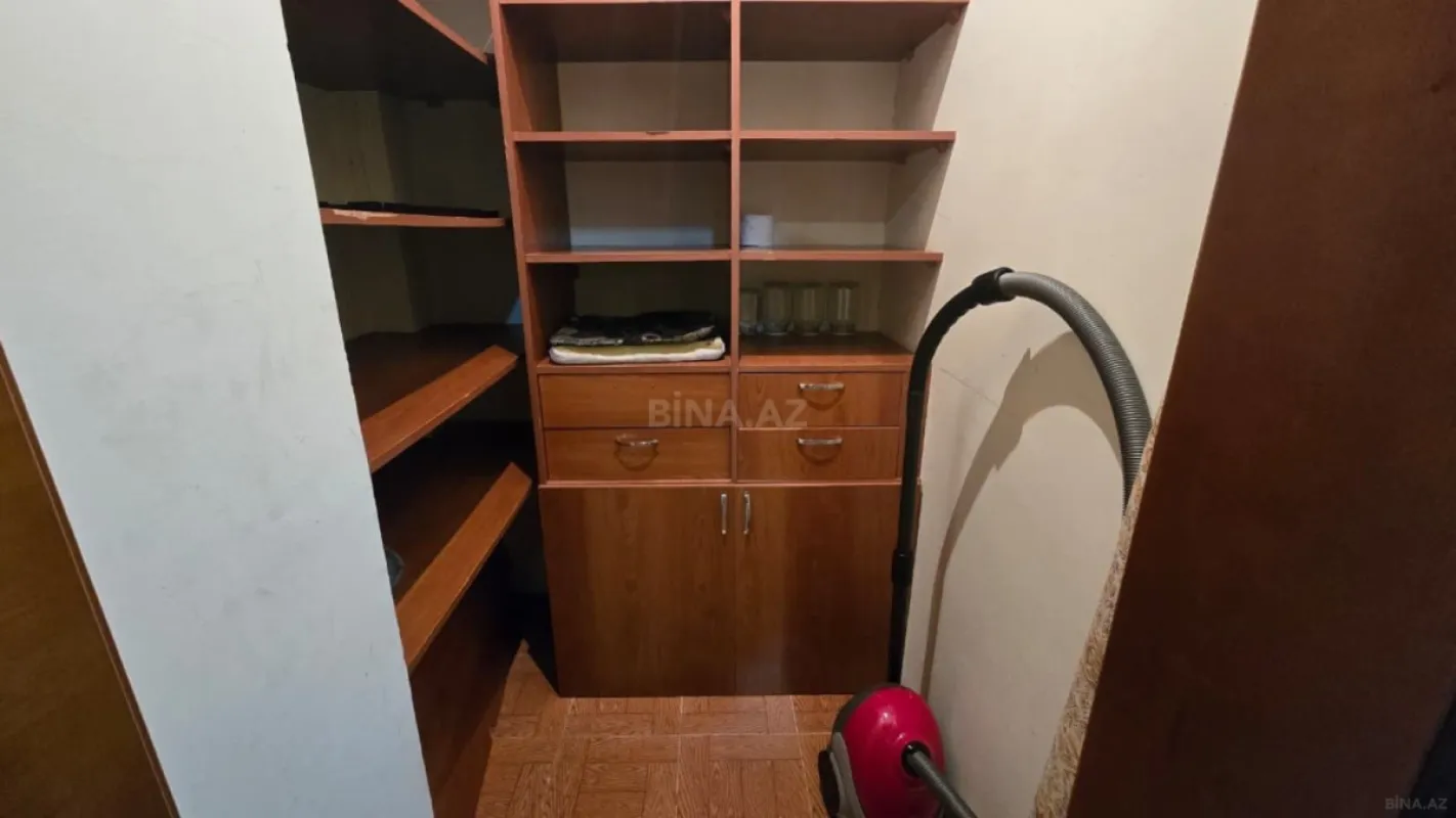 Satılır 3 otaqlı mənzil 150 m²