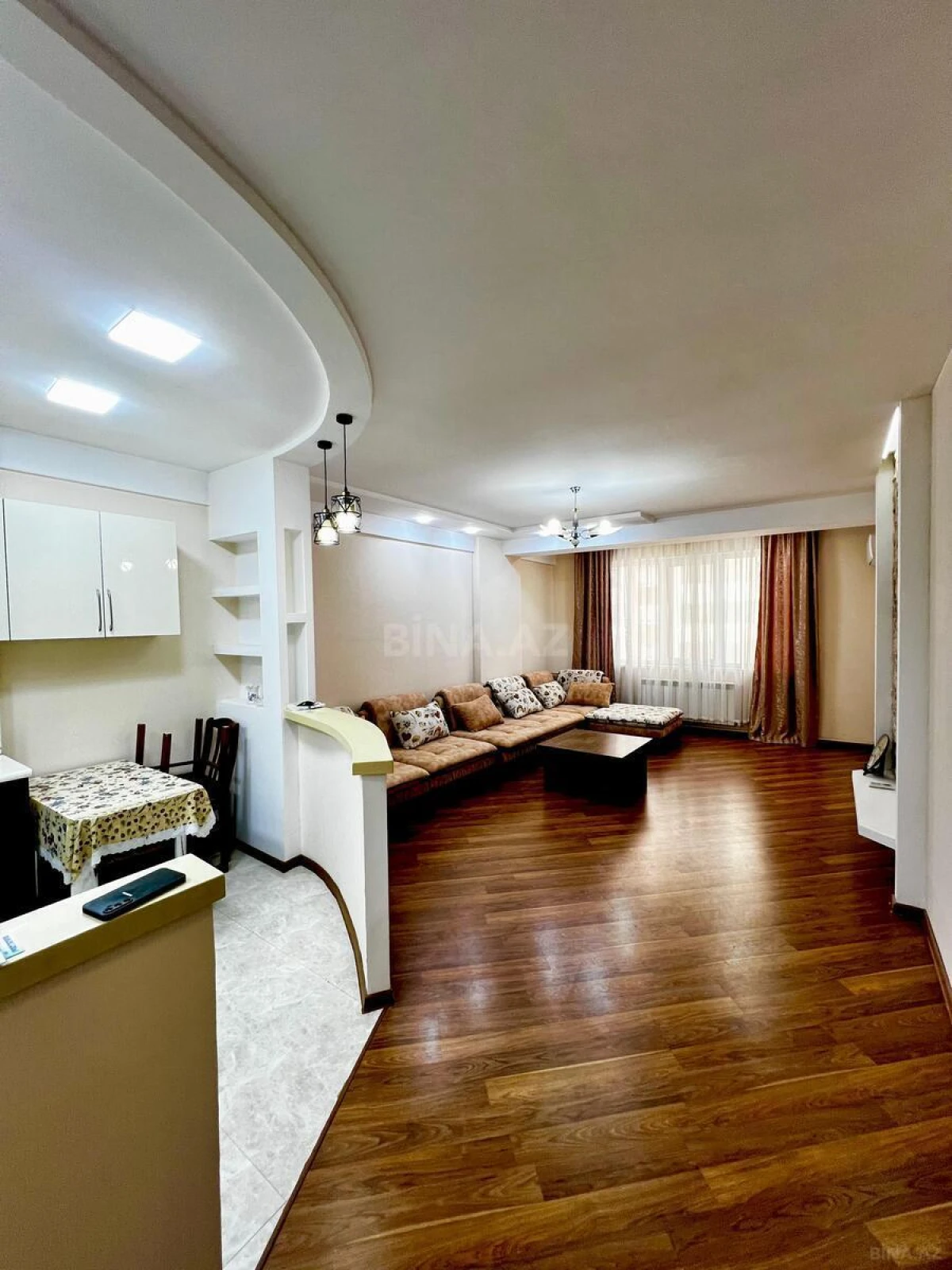Satılır 2 otaqlı mənzil 71 m²