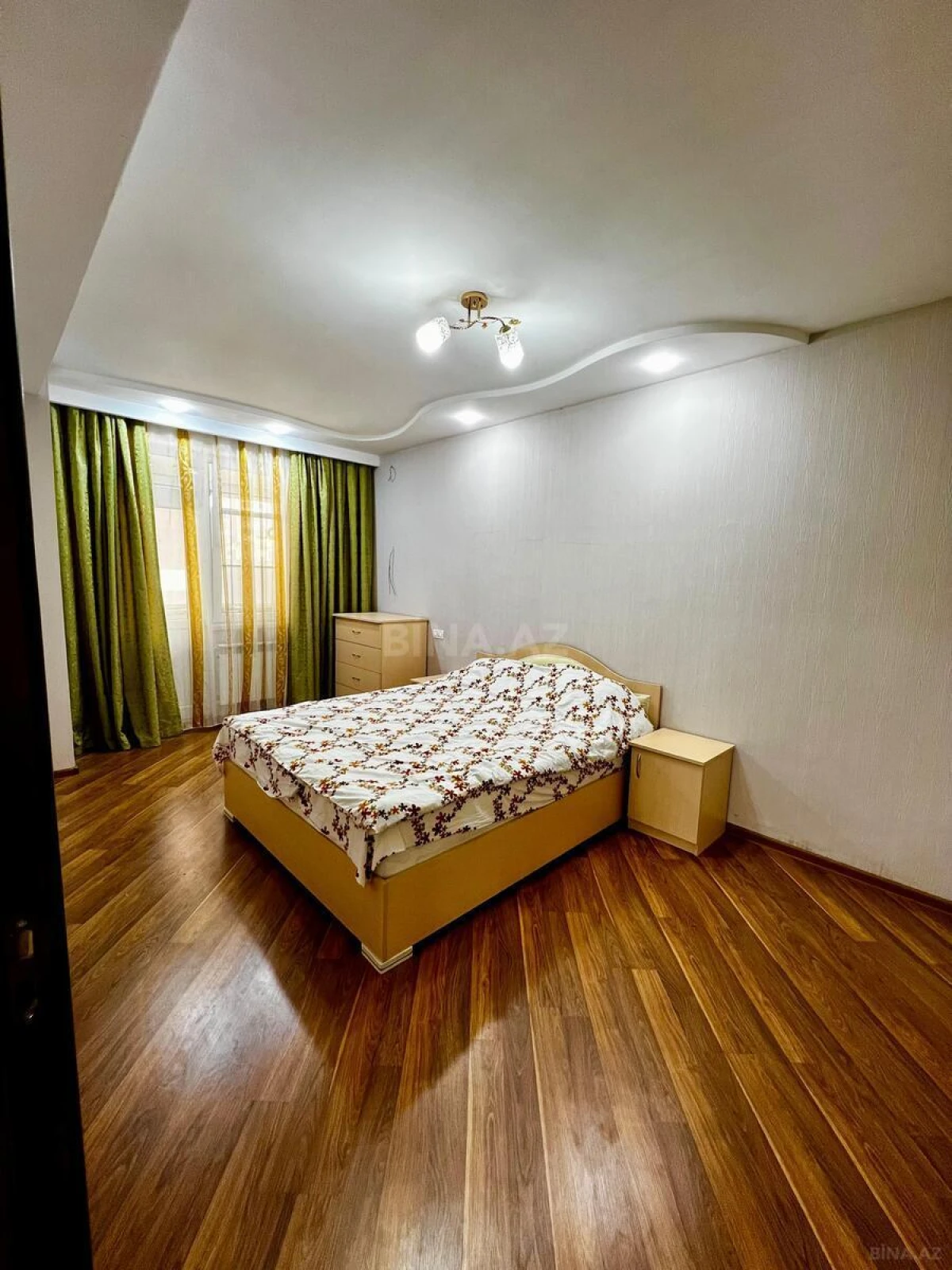 Satılır 2 otaqlı mənzil 71 m²