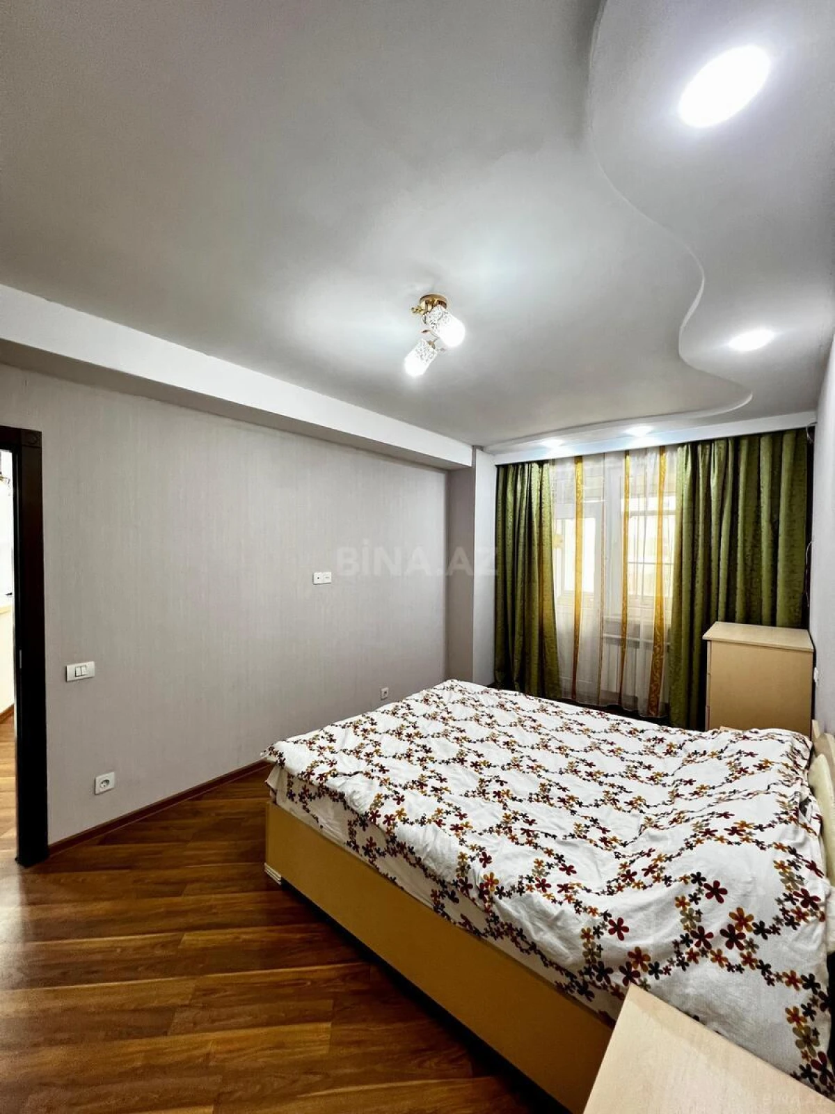 Satılır 2 otaqlı mənzil 71 m²