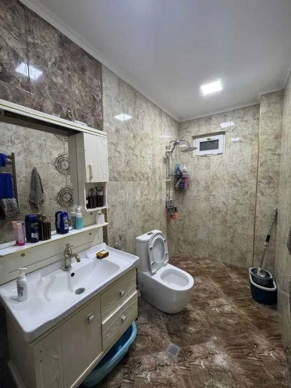 Satılır 6 otaqlı həyət evi 300 m²