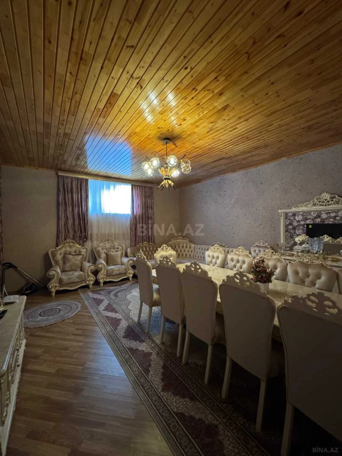 Satılır 6 otaqlı həyət evi 300 m²