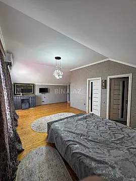 Satılır 6 otaqlı həyət evi 300 m²
