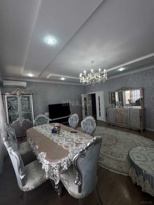 Satılır 6 otaqlı həyət evi 300 m²
