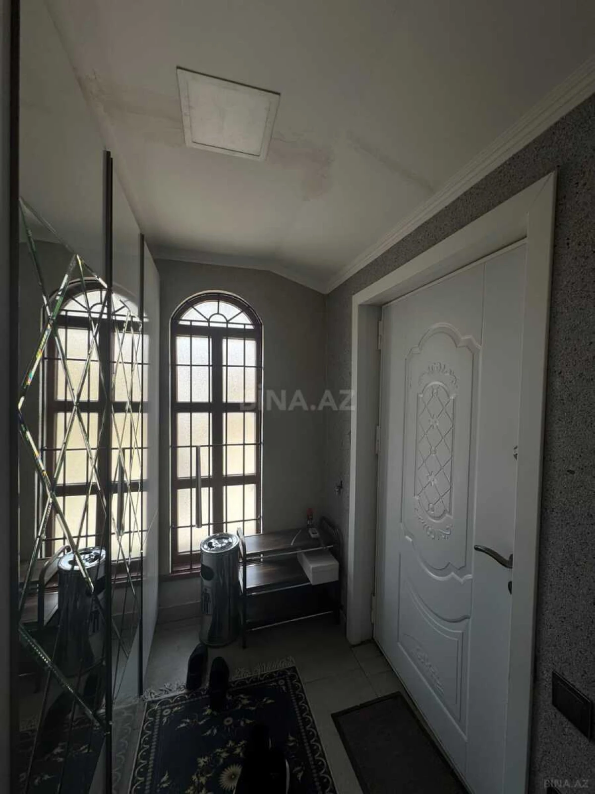 Satılır 6 otaqlı həyət evi 300 m²