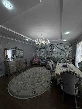 Satılır 6 otaqlı həyət evi 300 m²