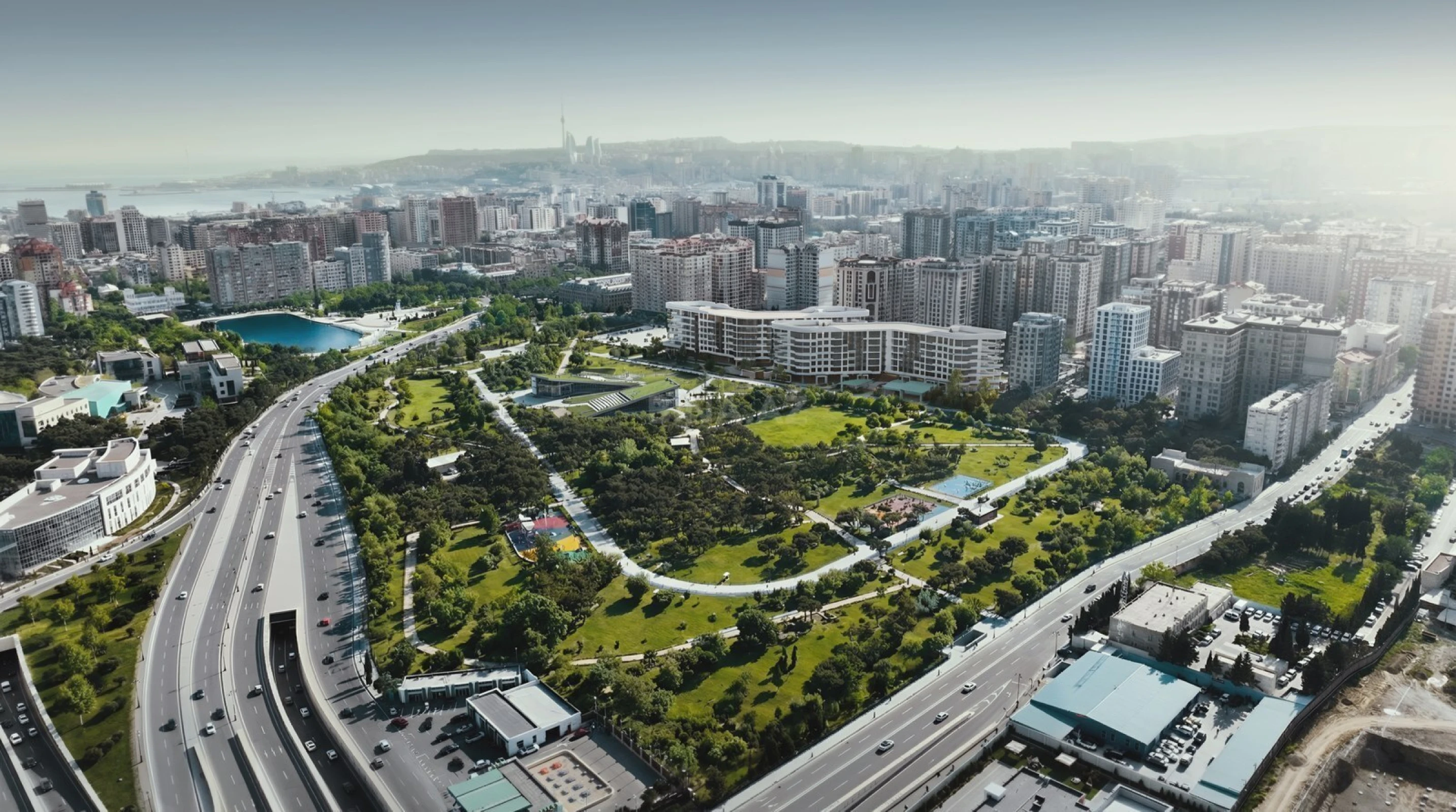 Satılır 4 otaqlı mənzil 192 m²