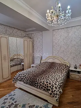 Satılır 4 otaqlı mənzil 120 m²