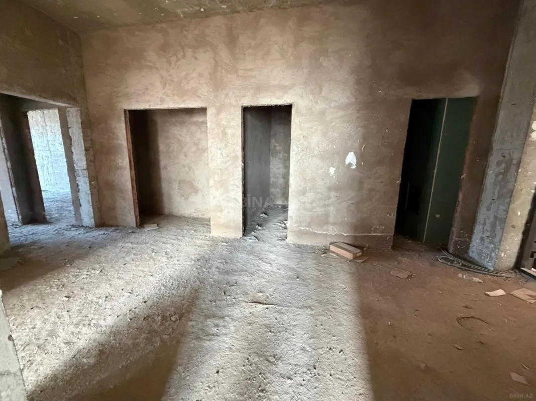 Satılır 4 otaqlı mənzil 165 m²