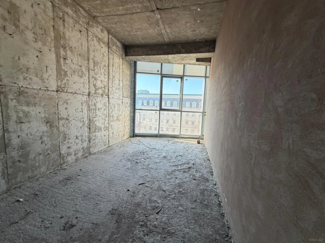 Satılır 4 otaqlı mənzil 165 m²