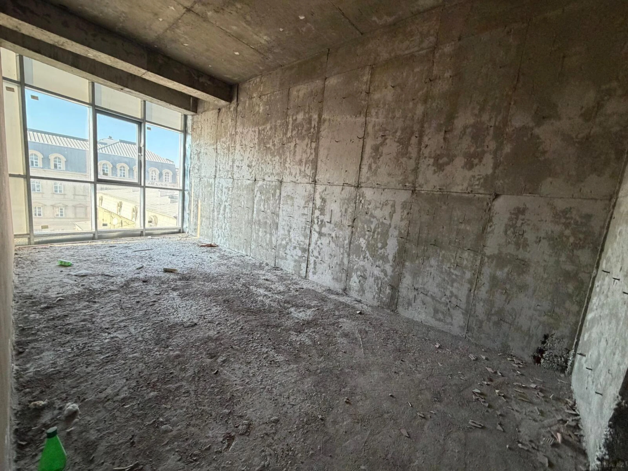 Satılır 4 otaqlı mənzil 165 m²