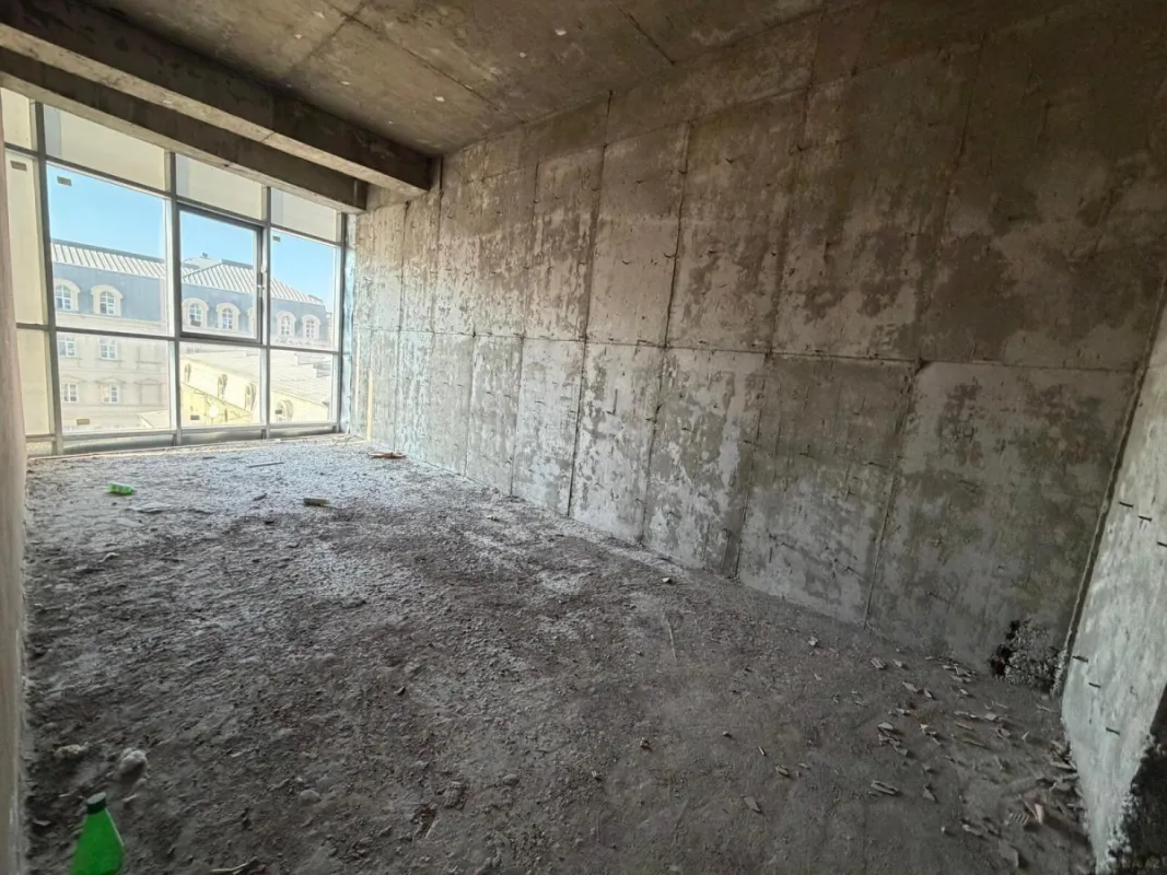 Satılır 4 otaqlı mənzil 165 m²