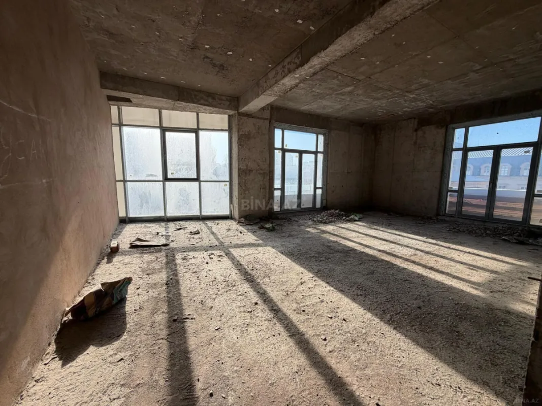 Satılır 4 otaqlı mənzil 165 m²