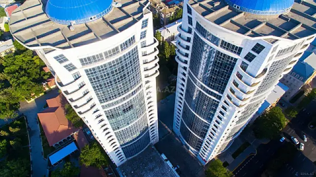 Satılır 4 otaqlı mənzil 165 m²