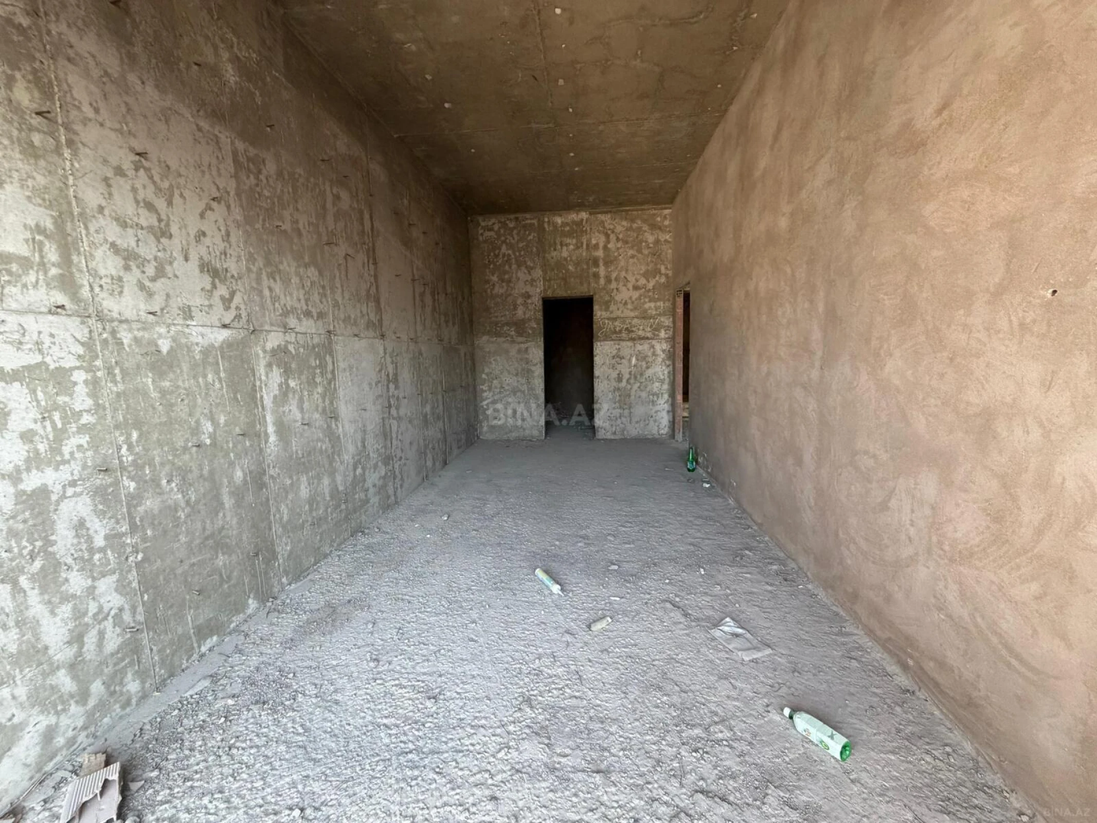 Satılır 4 otaqlı mənzil 165 m²