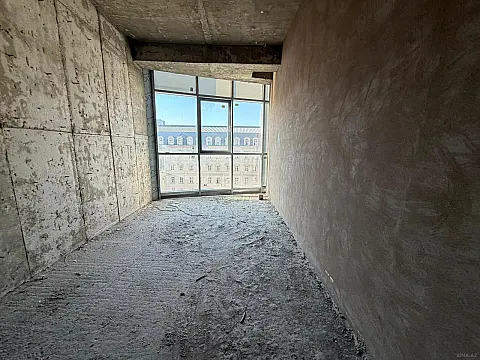 Satılır 4 otaqlı mənzil 165 m²