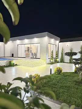 Satılır 5 otaqlı həyət evi 200 m²