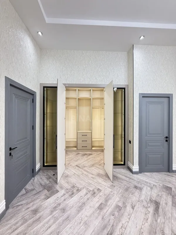 Satılır 5 otaqlı həyət evi 200 m²