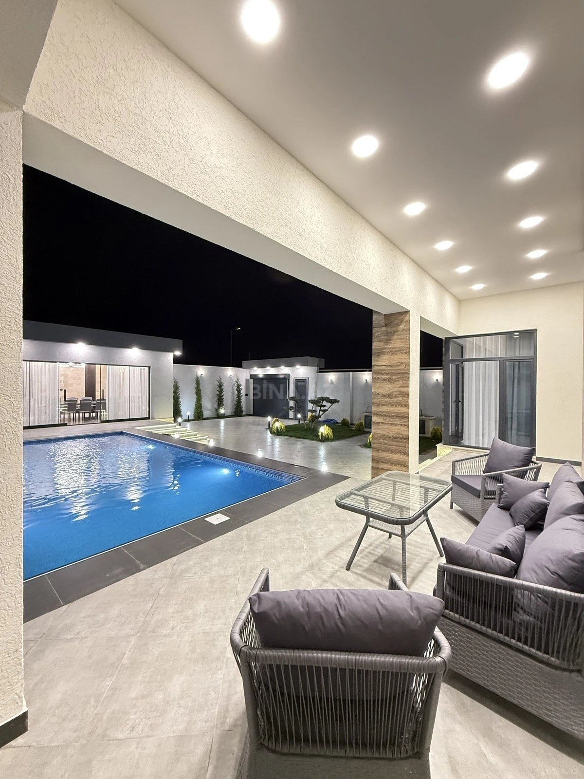 Satılır 5 otaqlı həyət evi 200 m²