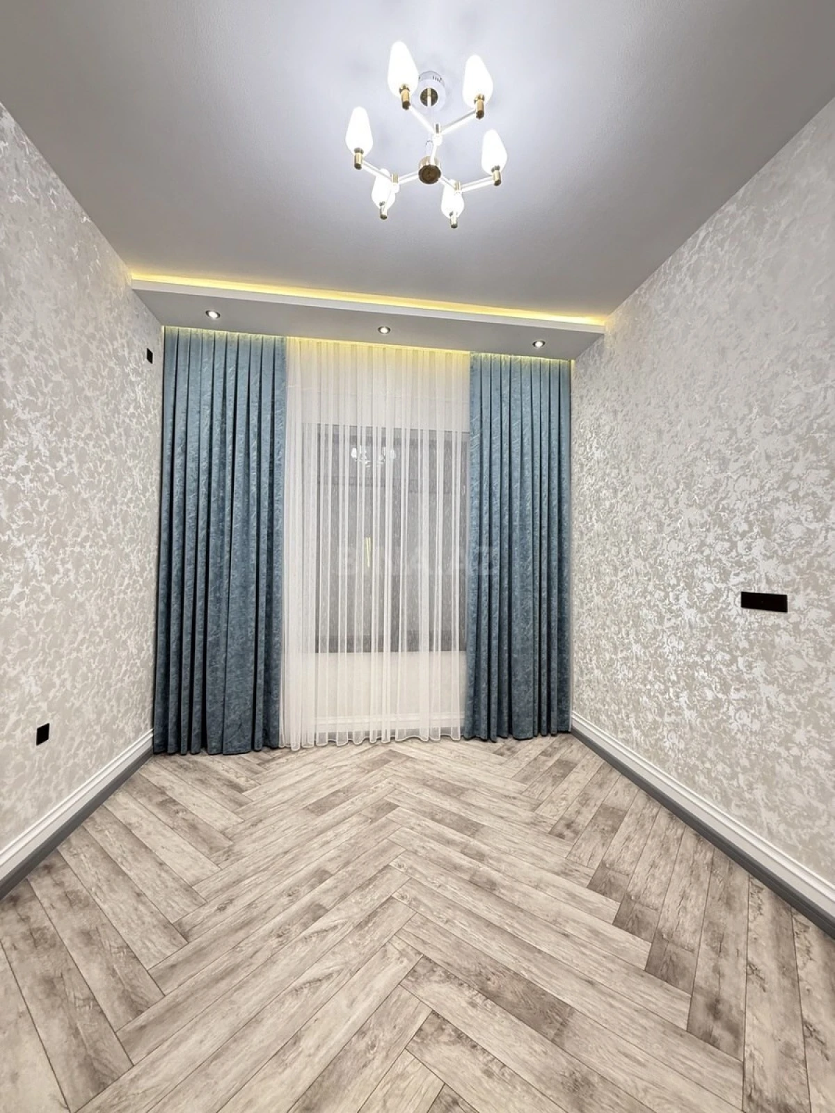 Satılır 5 otaqlı həyət evi 200 m²