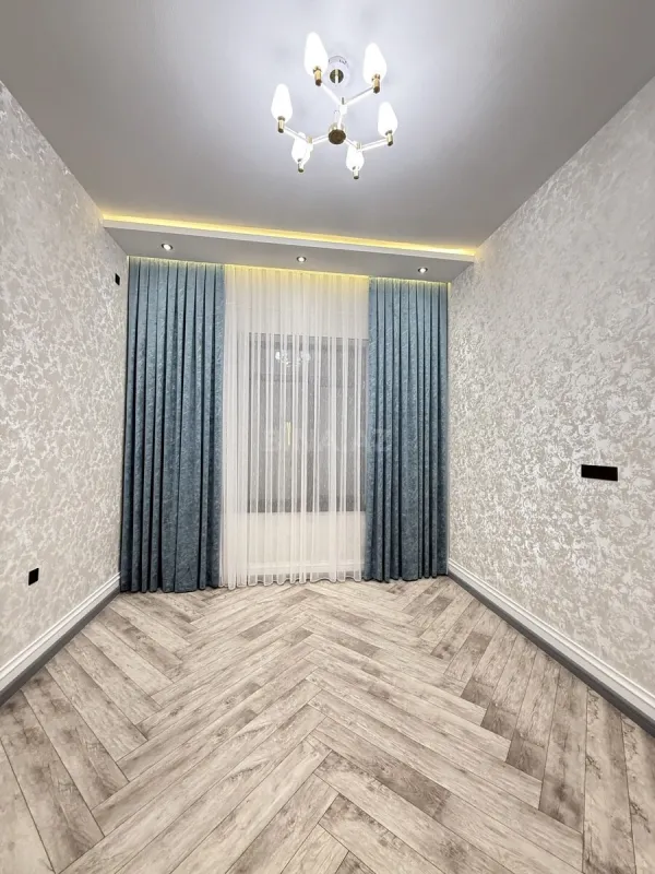 Satılır 5 otaqlı həyət evi 200 m²