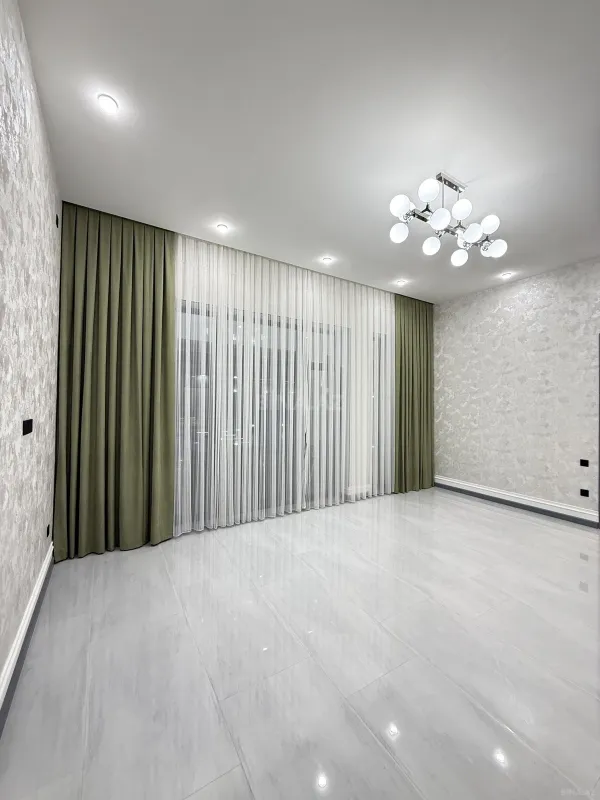 Satılır 5 otaqlı həyət evi 200 m²