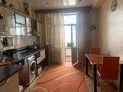 Kirayə verilir 2 otaqlı mənzil 100 m²