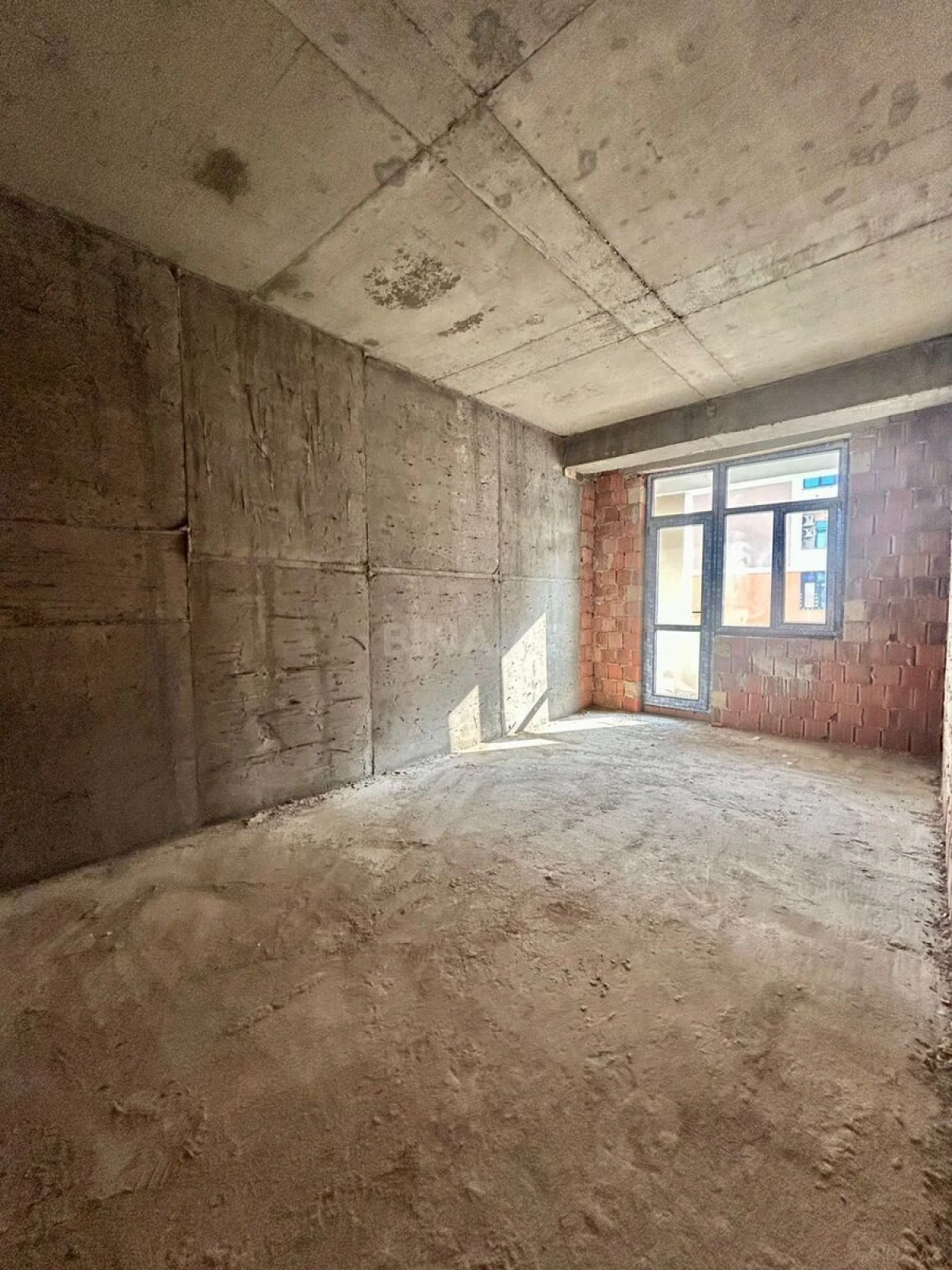 Satılır 2 otaqlı mənzil 72.2 m²