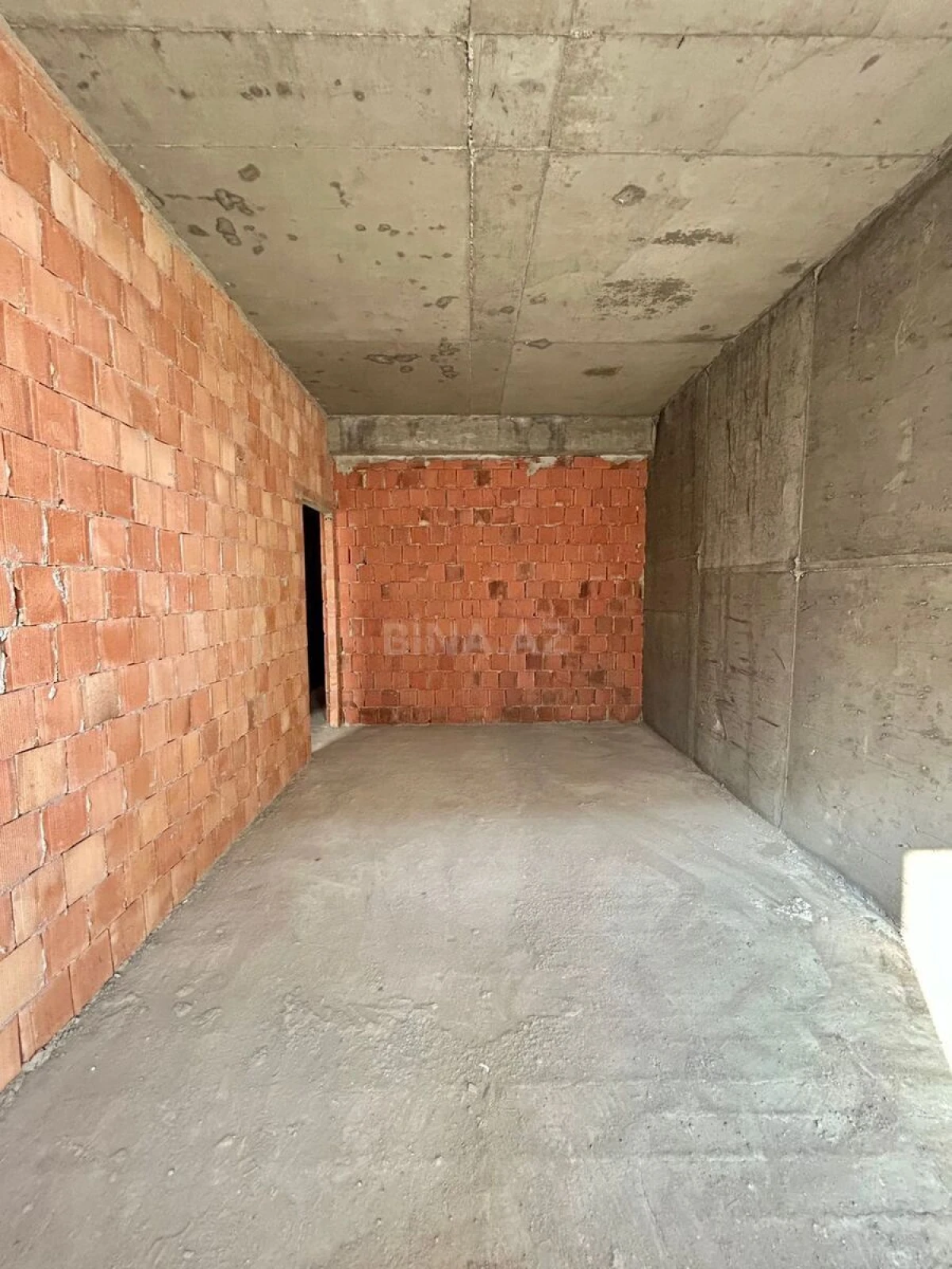 Satılır 2 otaqlı mənzil 72.2 m²