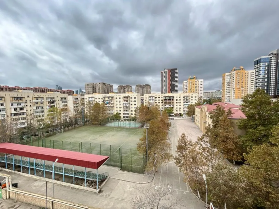 Satılır 2 otaqlı mənzil 103 m²