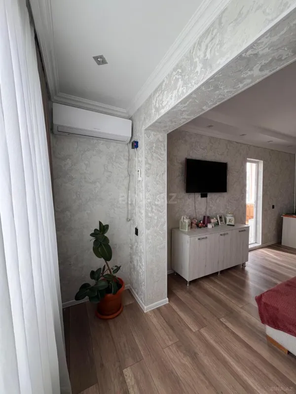 Satılır 2 otaqlı mənzil 67 m²