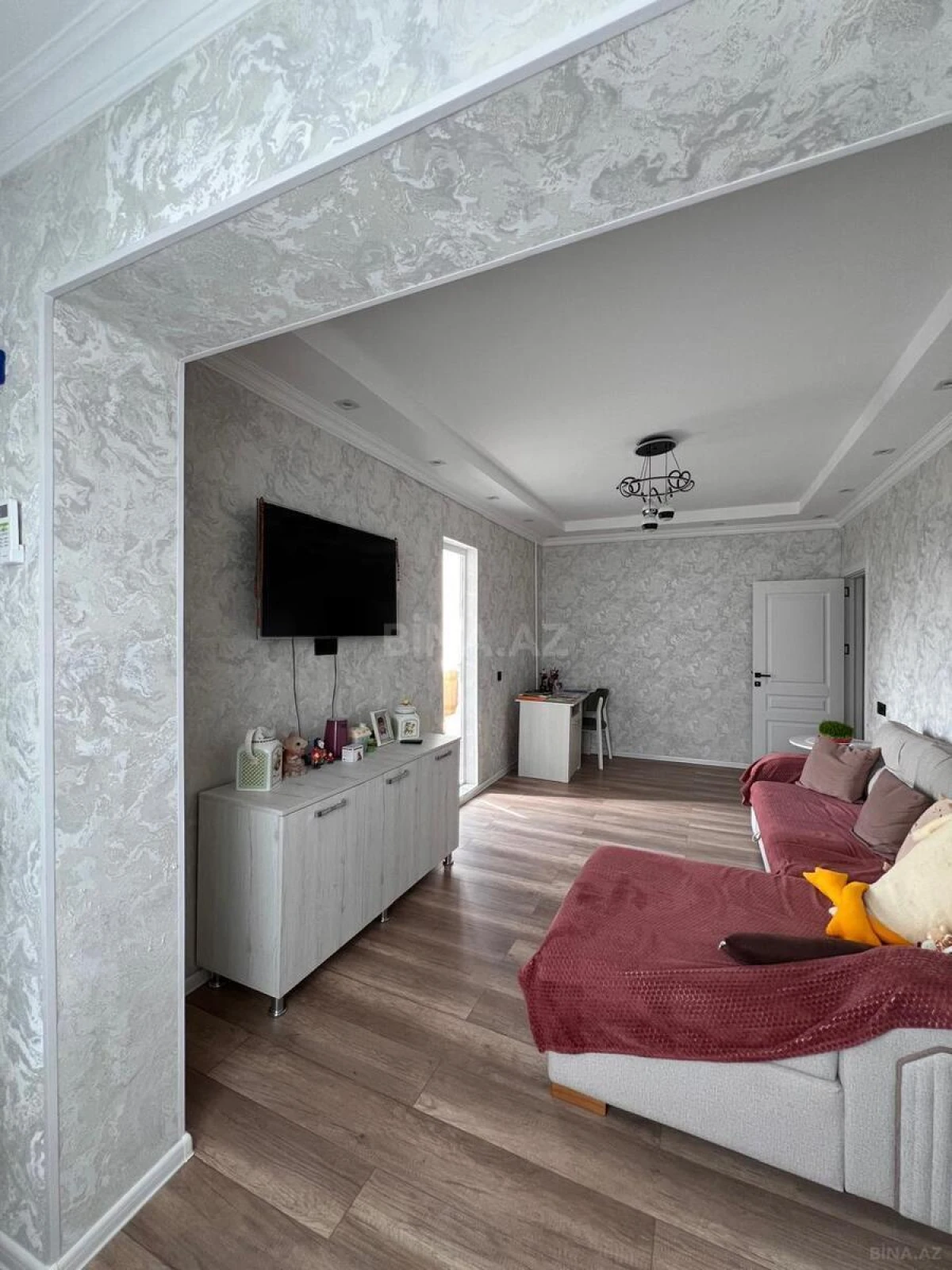 Satılır 2 otaqlı mənzil 67 m²