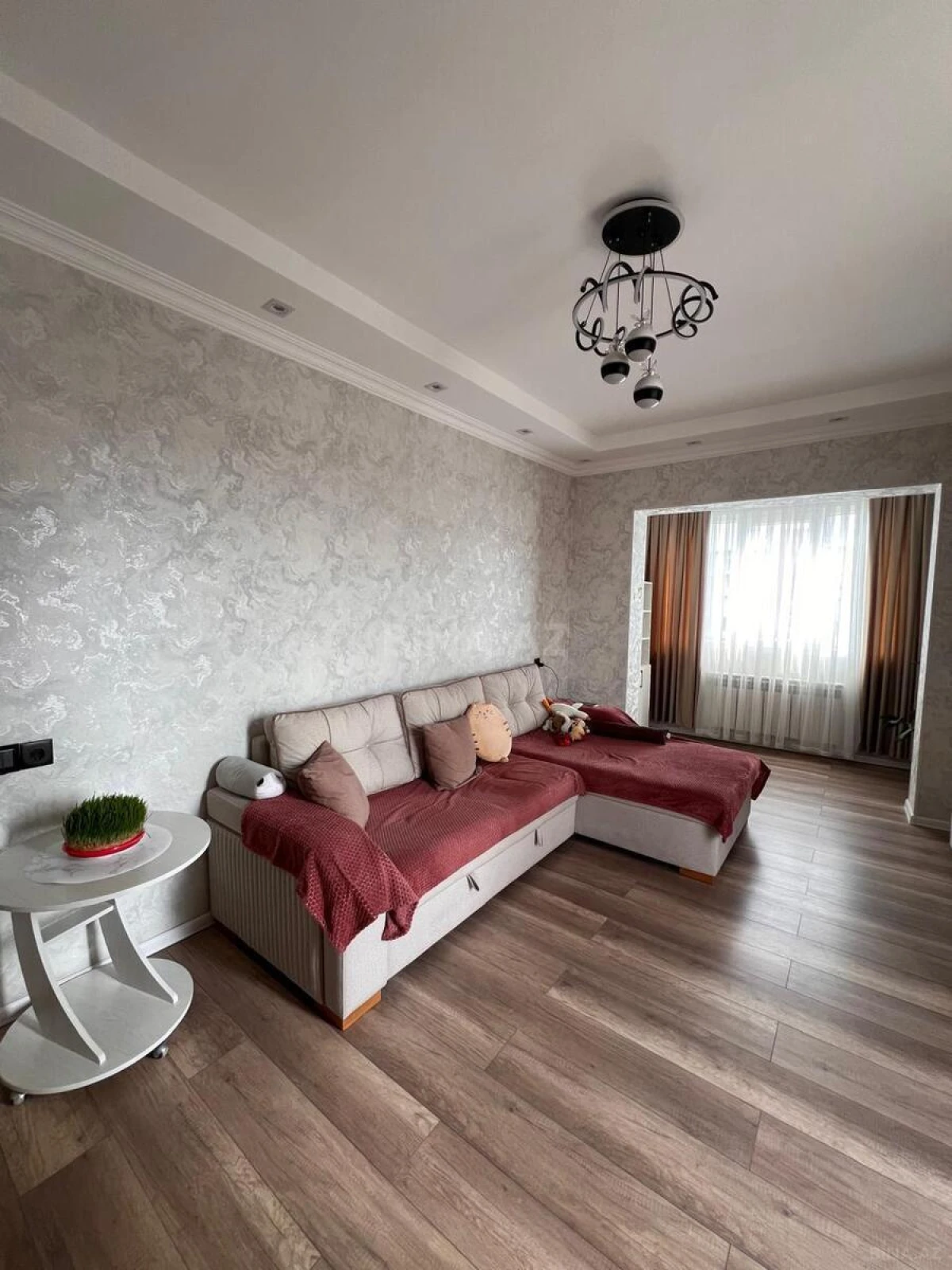 Satılır 2 otaqlı mənzil 67 m²