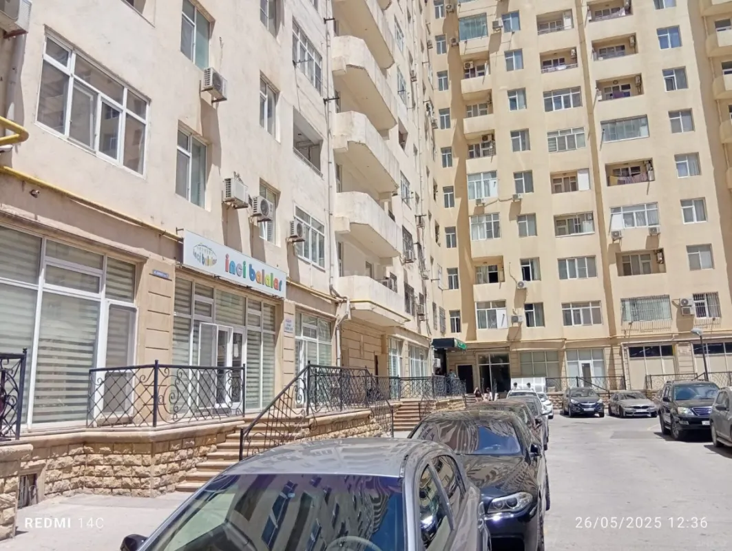 Satılır obyekt 737 m²