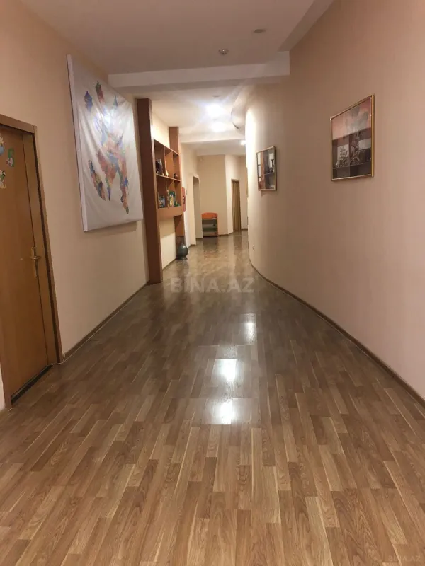 Satılır obyekt 737 m²