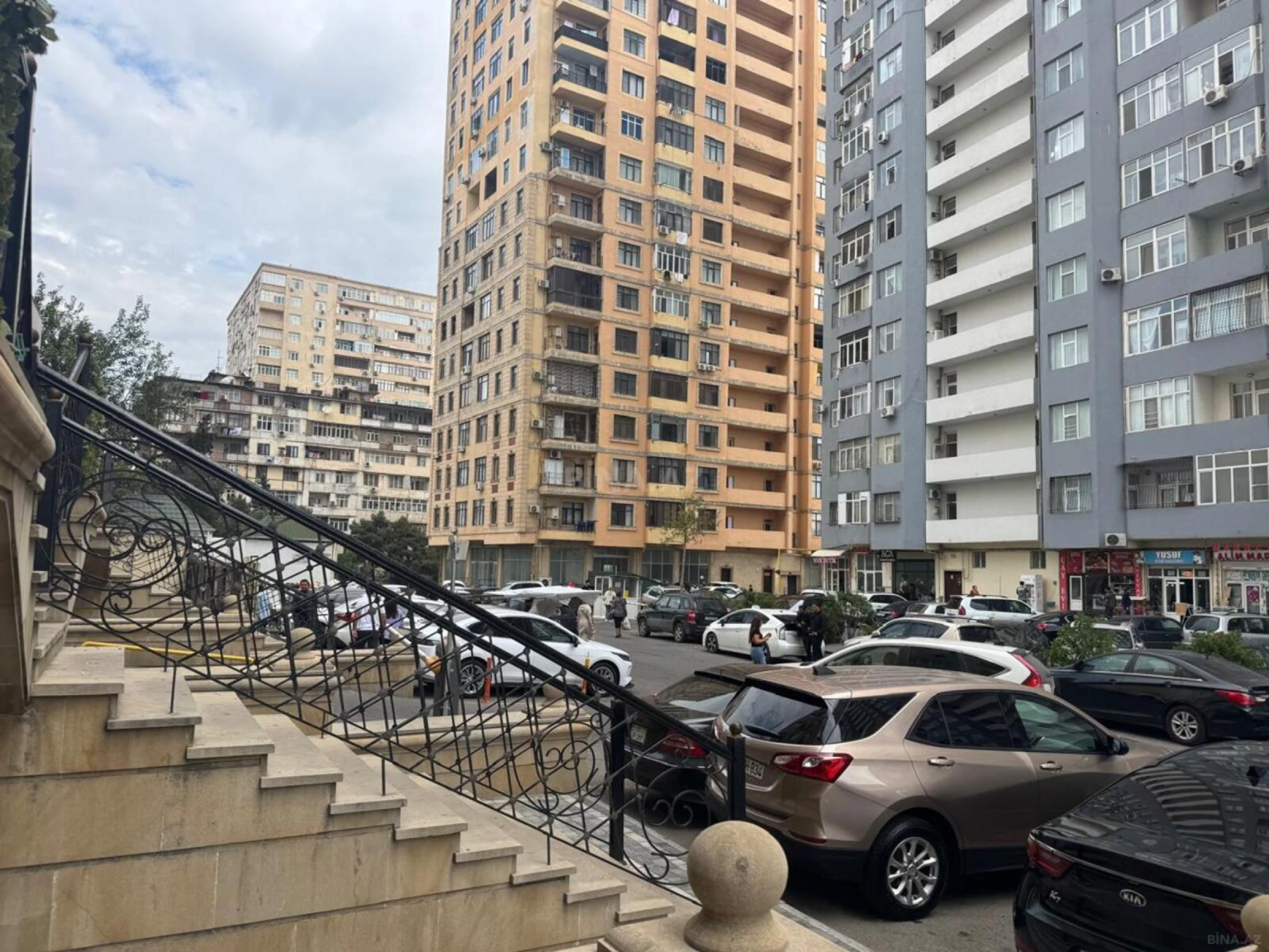 Satılır obyekt 737 m²