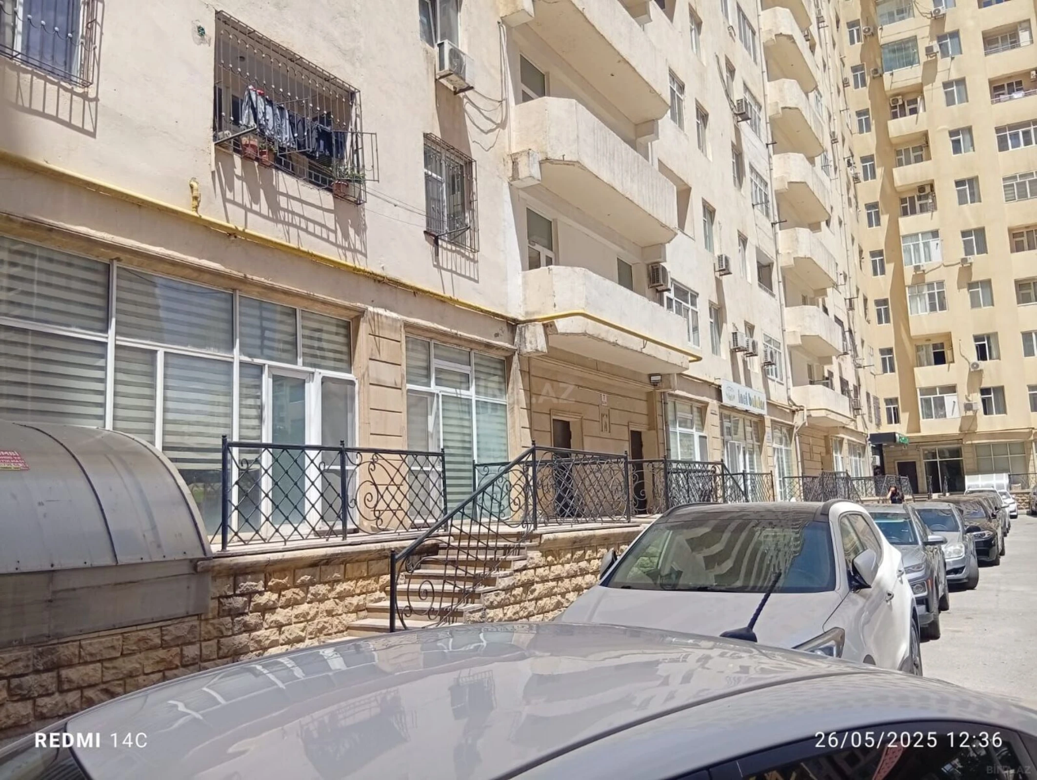 Satılır obyekt 737 m²