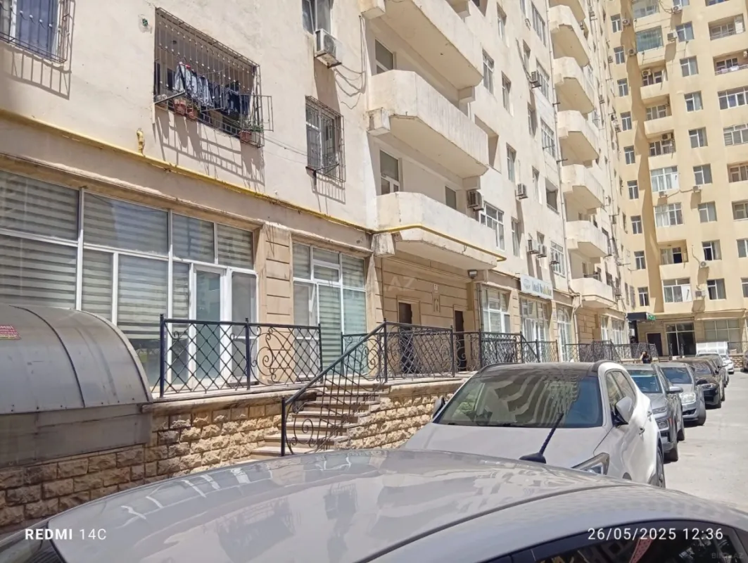 Satılır obyekt 737 m²