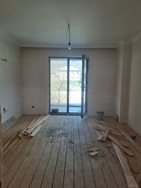 Satılır 6 otaqlı həyət evi 160 m²